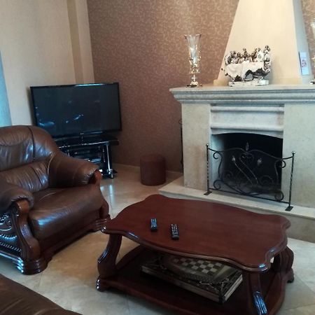 Leon Otel Tiflis Dış mekan fotoğraf