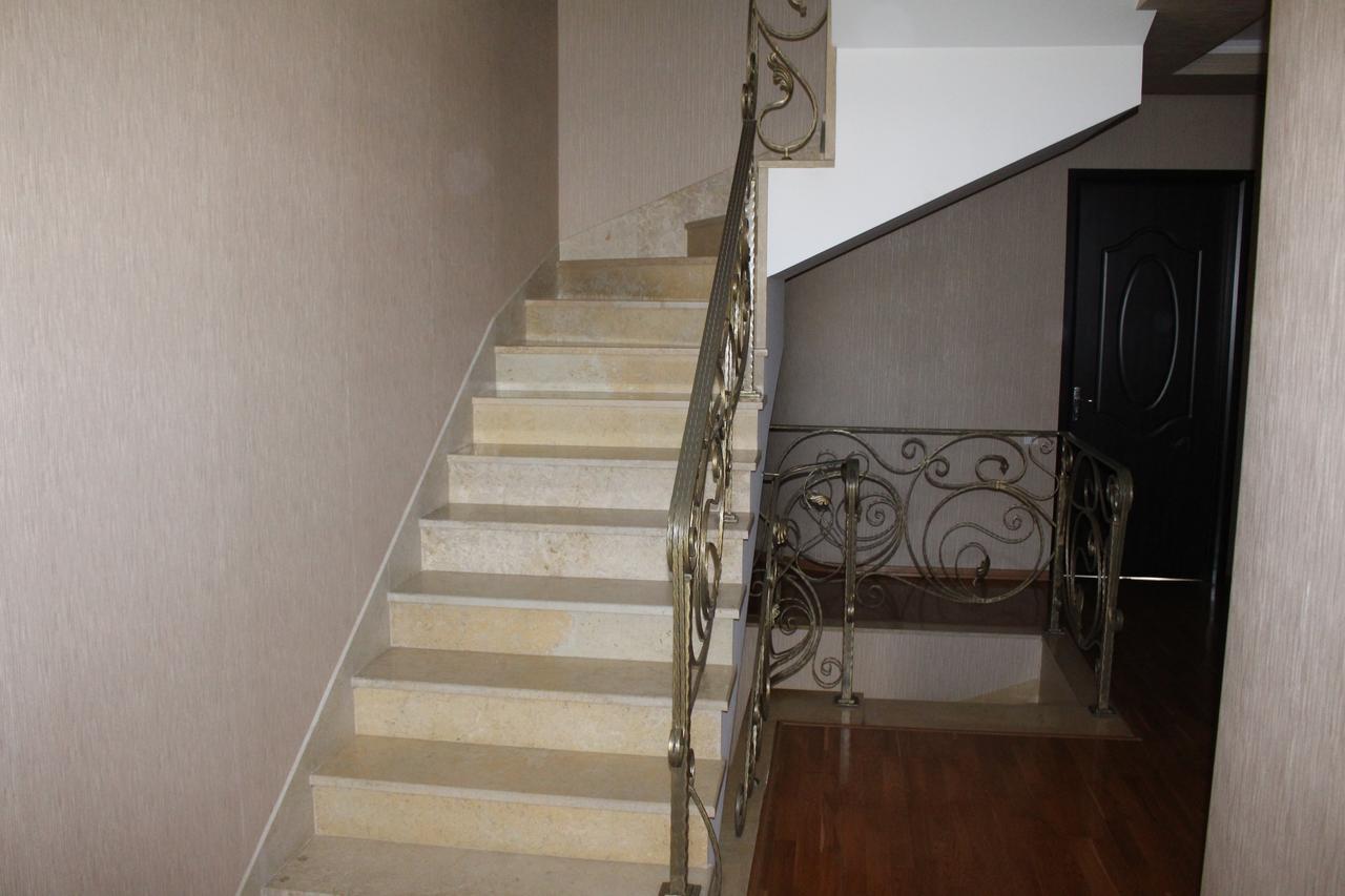 Leon Otel Tiflis Dış mekan fotoğraf