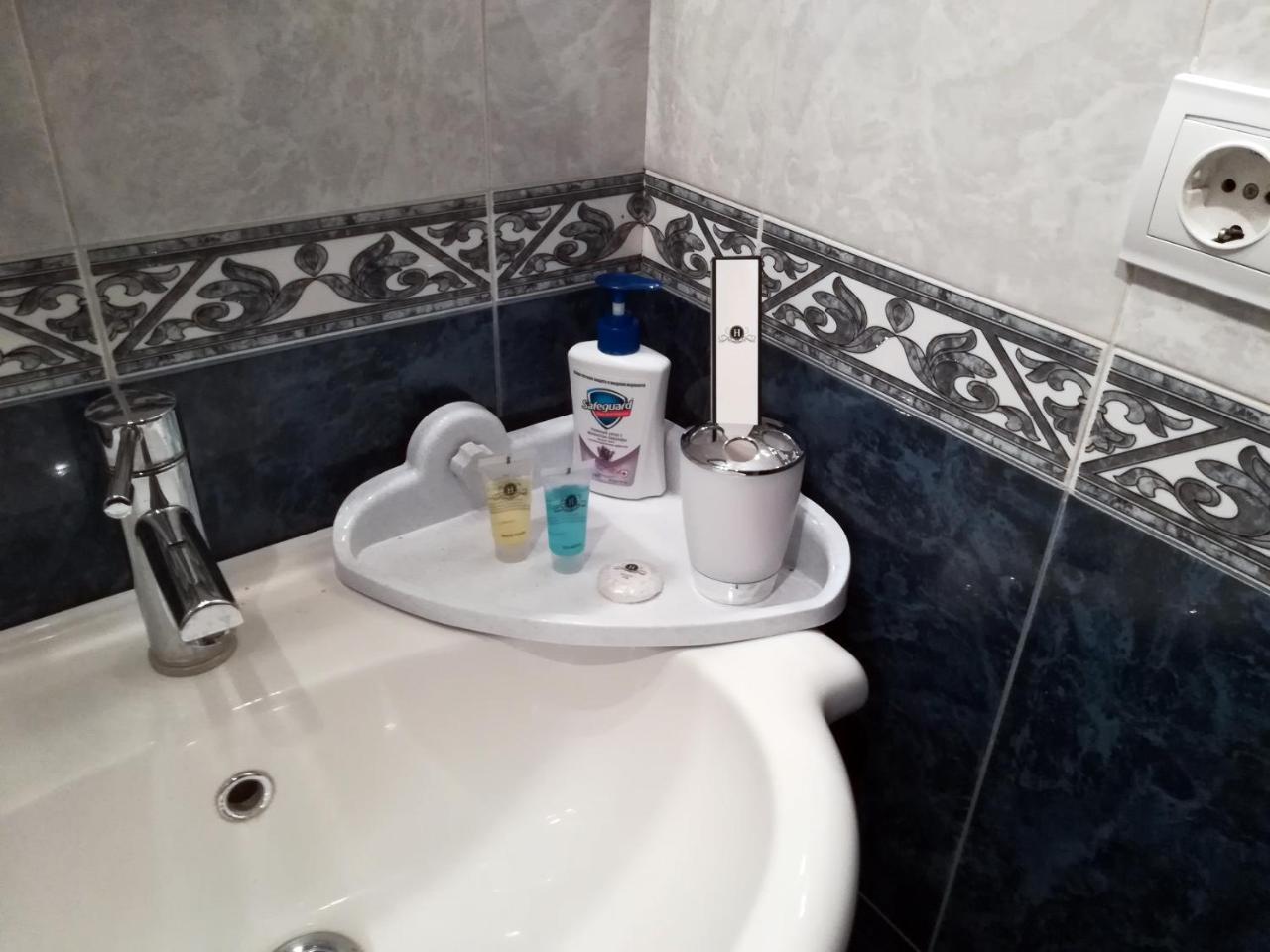 Leon Otel Tiflis Dış mekan fotoğraf