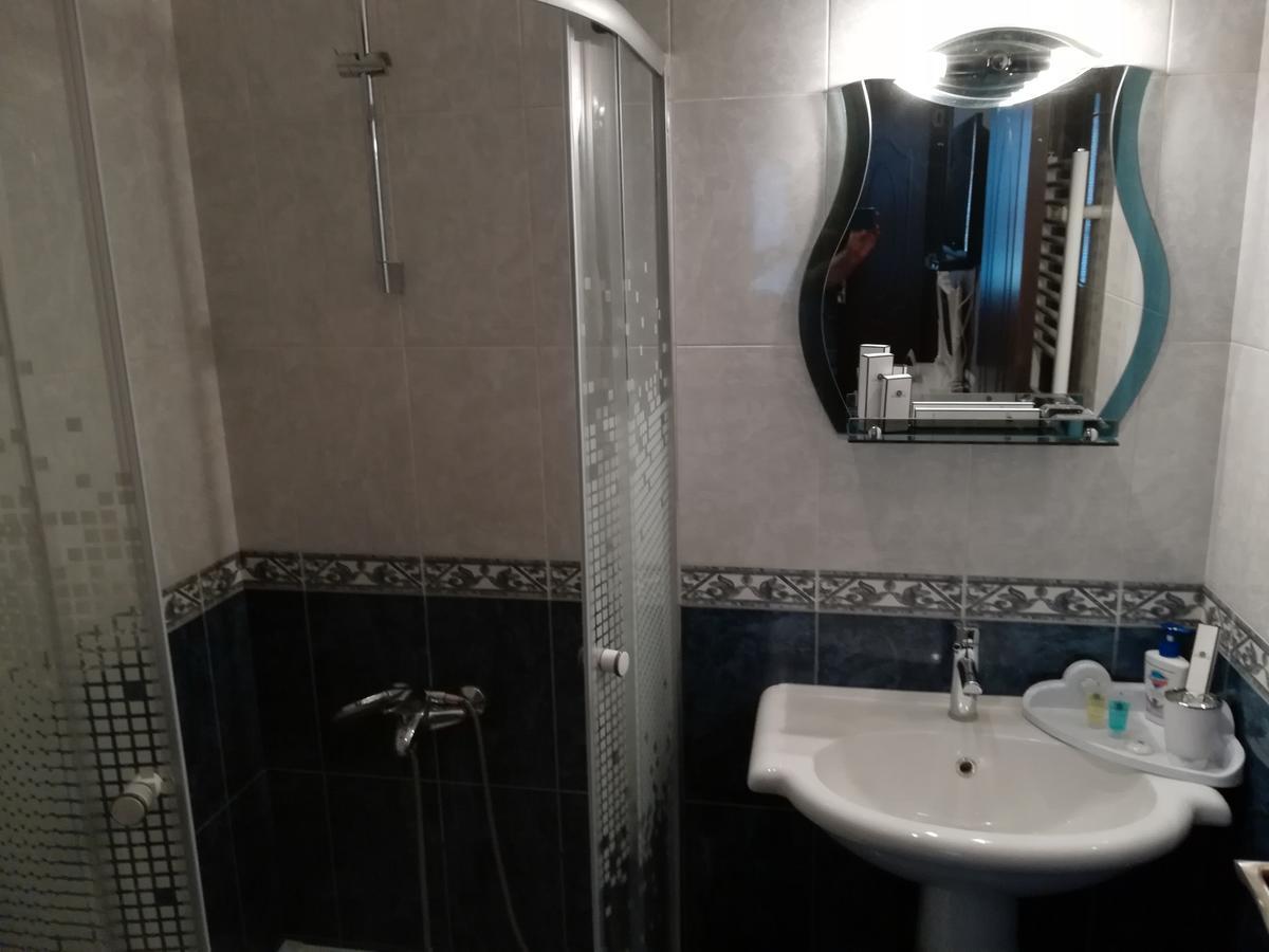 Leon Otel Tiflis Dış mekan fotoğraf