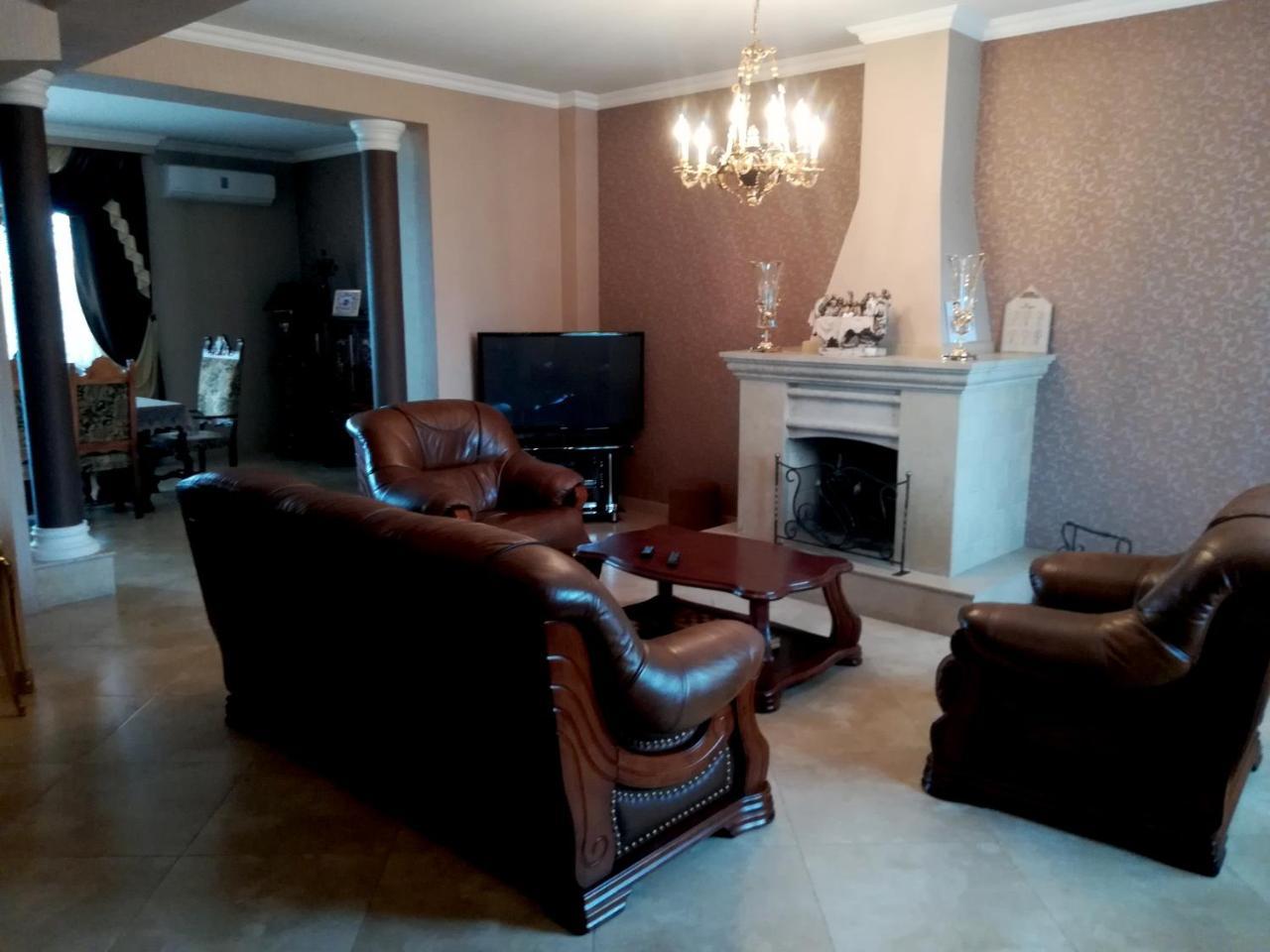Leon Otel Tiflis Dış mekan fotoğraf