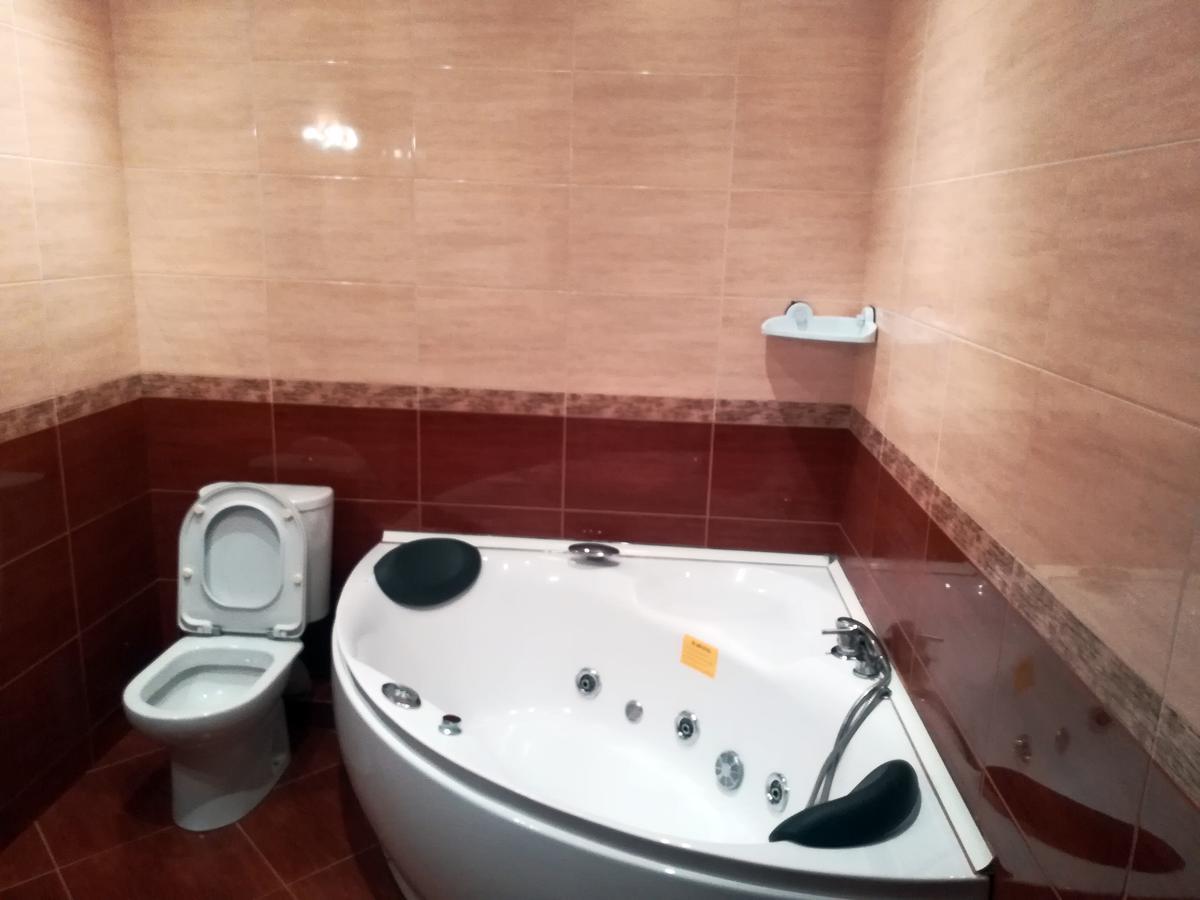 Leon Otel Tiflis Dış mekan fotoğraf